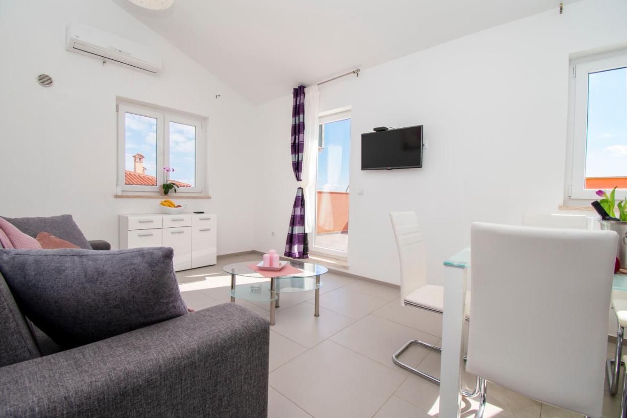 Lotuspoolapart Premantura Extérieur photo