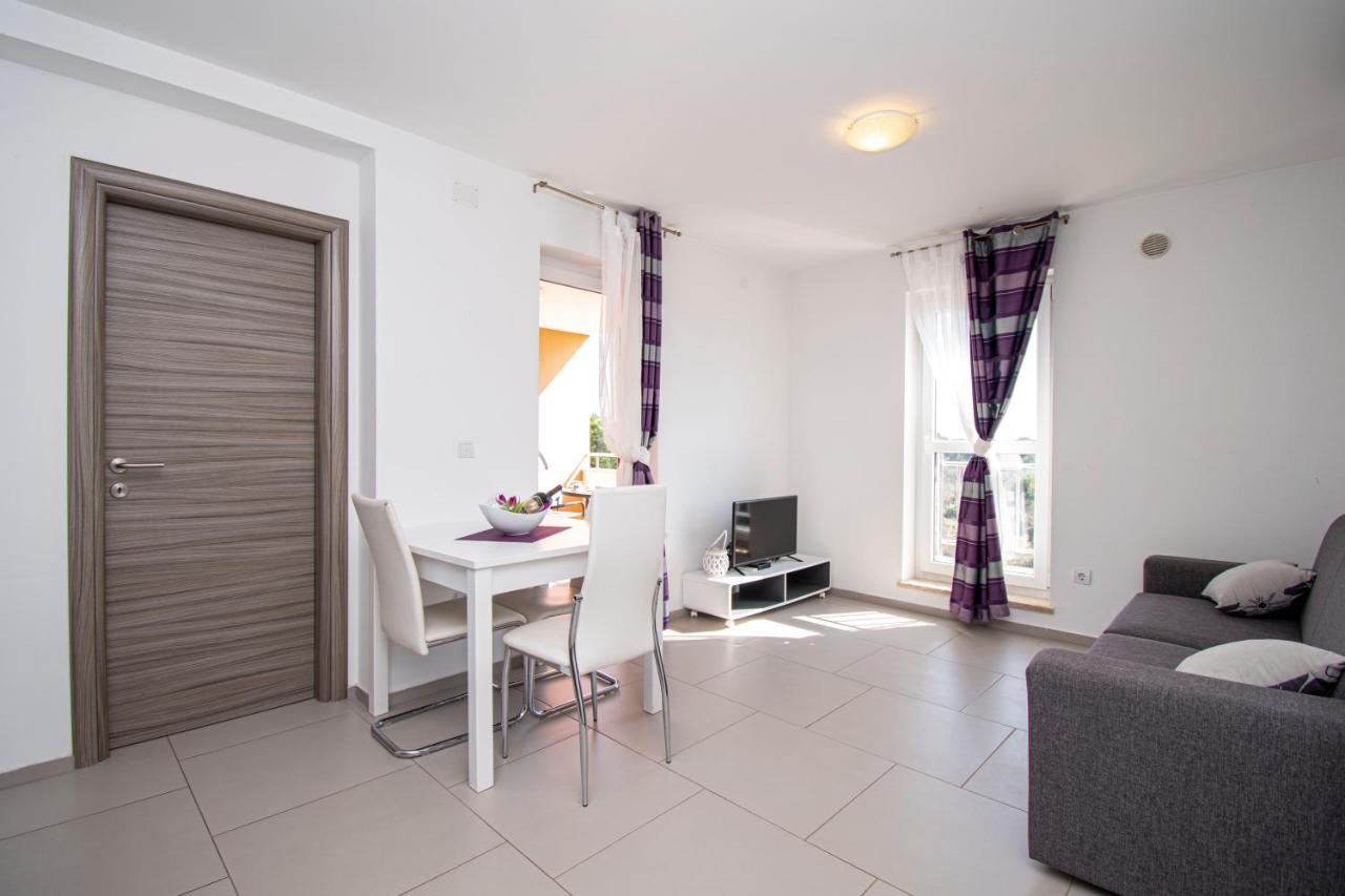 Lotuspoolapart Premantura Extérieur photo